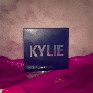 Kylie Cosmetics Kylighter in Champagne Showers